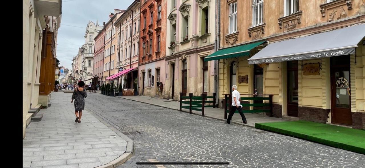 Вірменська 8 リヴィウ エクステリア 写真